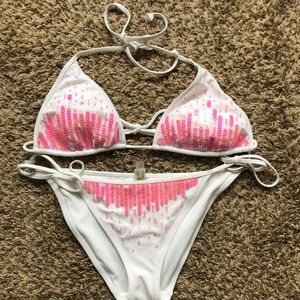 Victoria’s Secret bikini